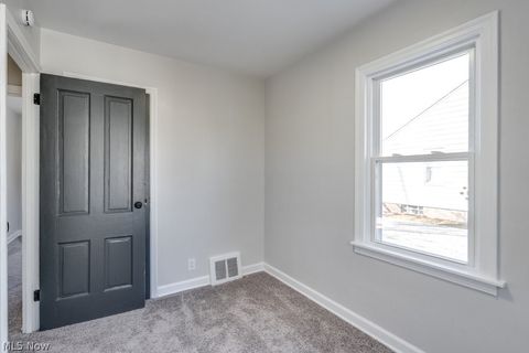 Tiny photo for 2808 Kirby Avenue NE, Canton, OH 44705 (MLS # 5189559)