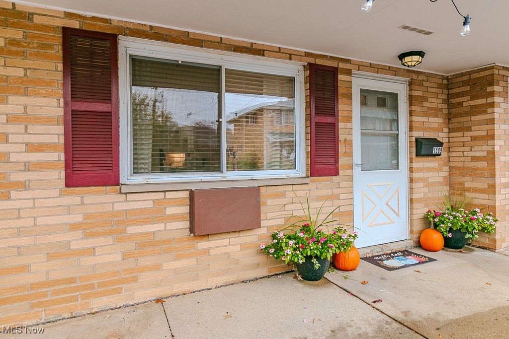 Photo of 1589 Lee Terrace Dr #F7, Wickliffe, OH 44092 (MLS # 5177205)