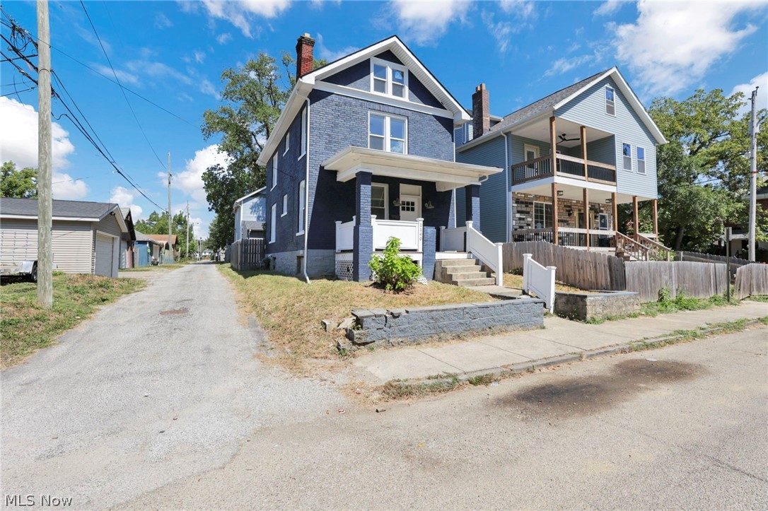 1140 Forest Condo - Residential