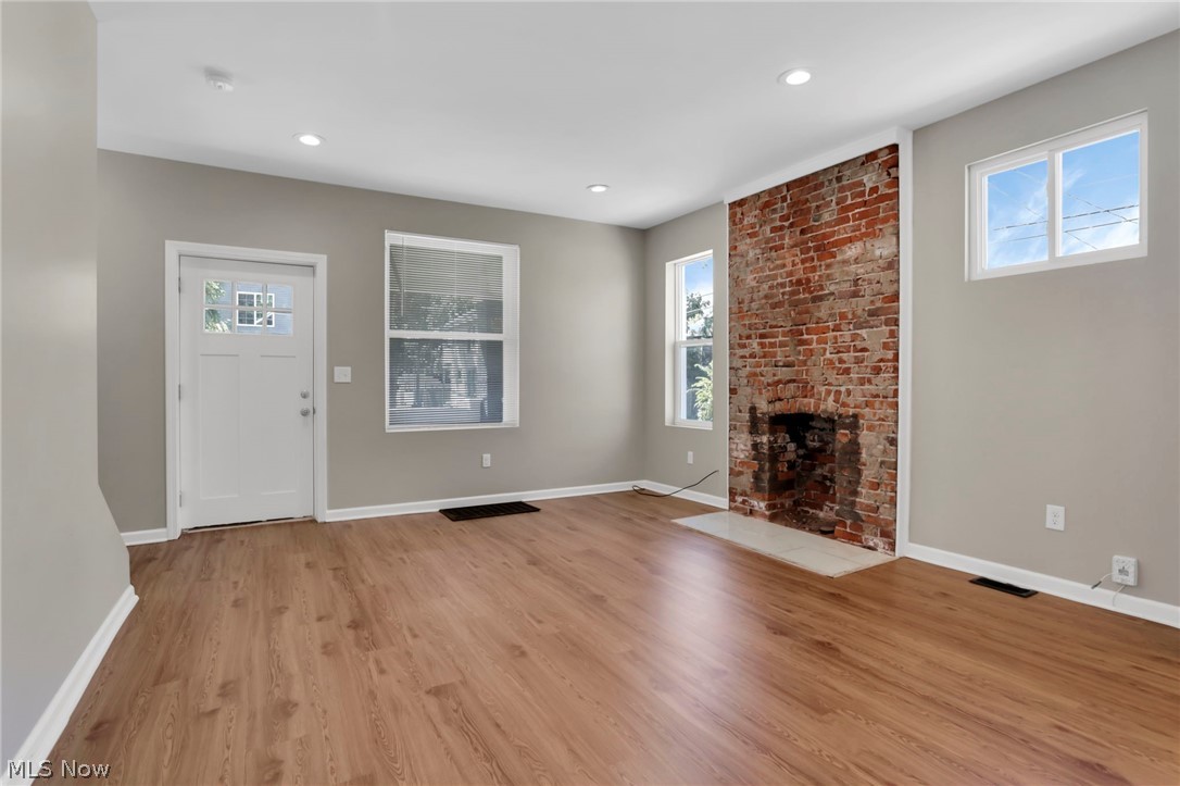 1140 Forest Condo - Residential