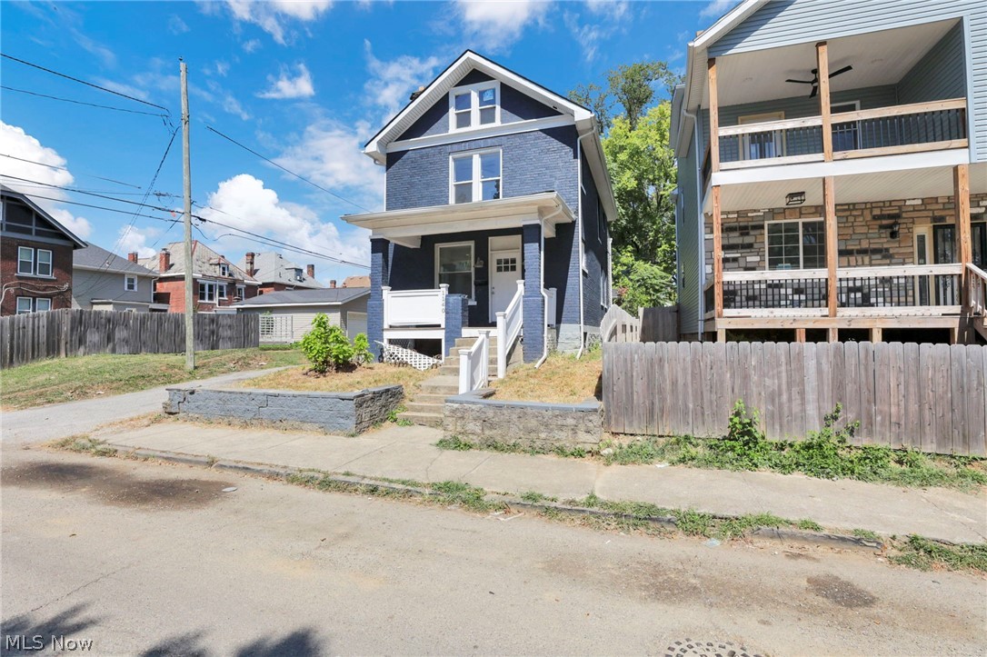 1140 Forest Condo - Residential