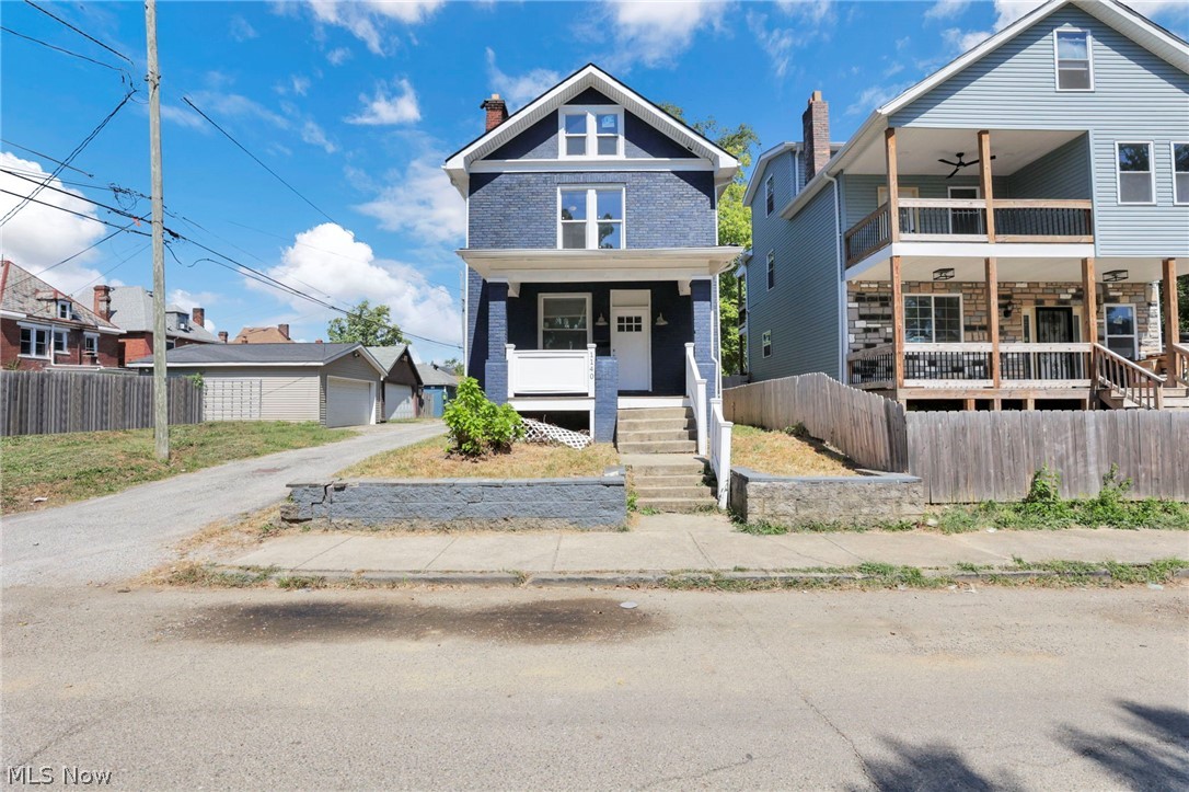 1140 Forest Condo - Residential