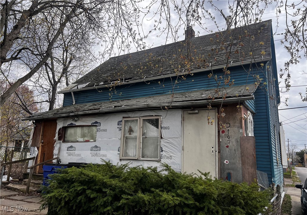 18101 Hiller Avenue, Cleveland, Ohio image 1
