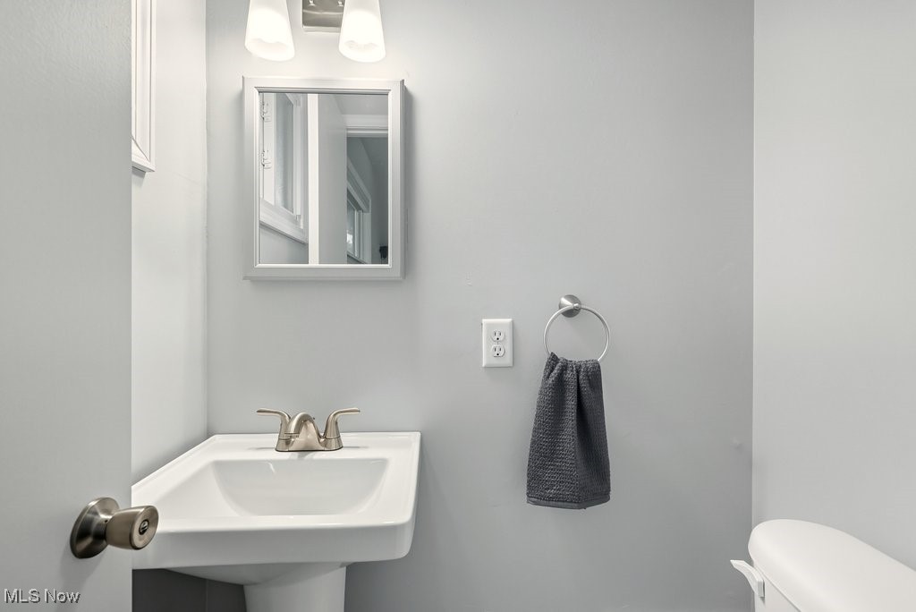 Mentor, Ohio 44060, United States, 3 Bedrooms Bedrooms, ,2 BathroomsBathrooms,Residential,Active,216548