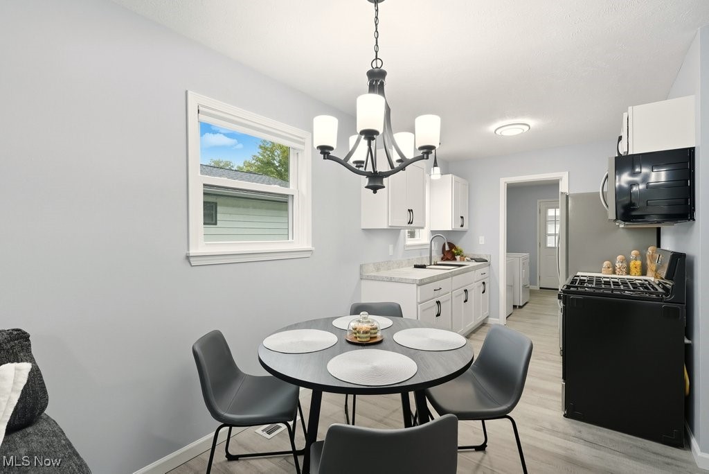 Mentor, Ohio 44060, United States, 3 Bedrooms Bedrooms, ,2 BathroomsBathrooms,Residential,Active,216548