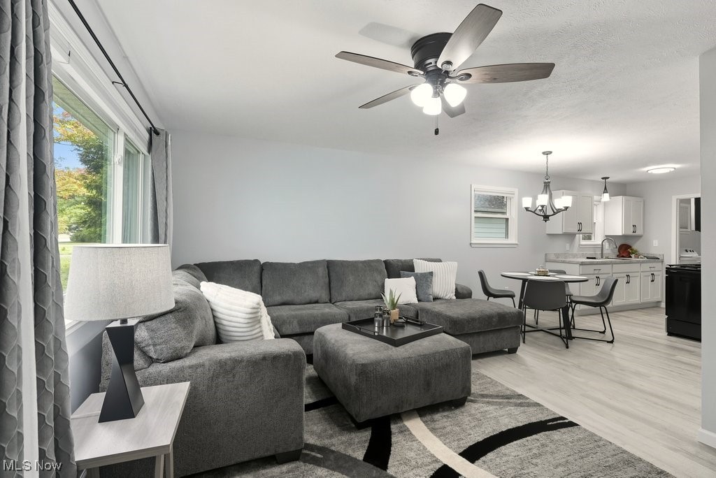 Mentor, Ohio 44060, United States, 3 Bedrooms Bedrooms, ,2 BathroomsBathrooms,Residential,Active,216548