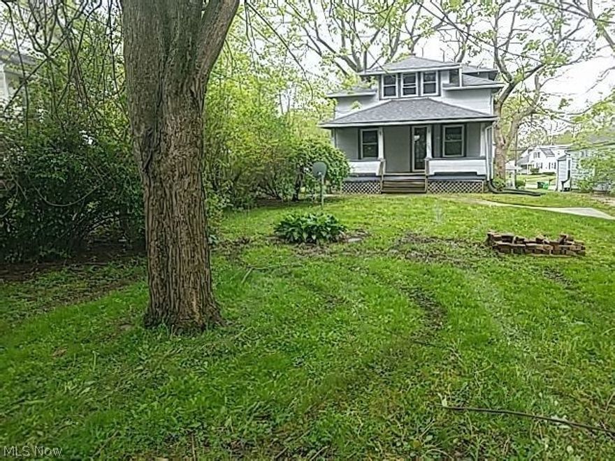Two Bedroom home in SW Massillon next to 17th St Market. This home sits on a nice sized lot and is bigger then it appears. Schedule your showing.