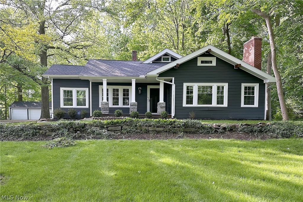 Photo of 37607 Euclid Avenue, Willoughby, OH 44094 (MLS # 5186847)