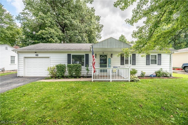 18018 HILLCREST DR, LAKE MILTON, OH 44429 - Image f0a714b9e0277bdca4e52ac2442d7f59/227466595
