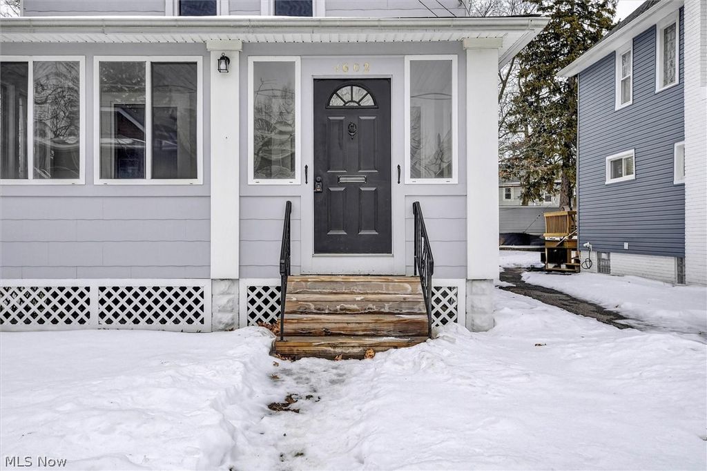 Photo of 1602 Rosewood Avenue, Lakewood, OH 44107 (MLS # 5186673)