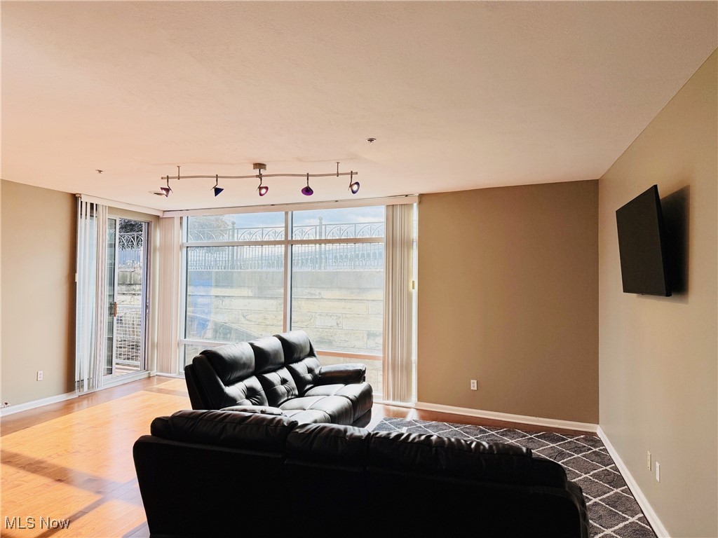 Stonebridge Plaza Condo - Residential