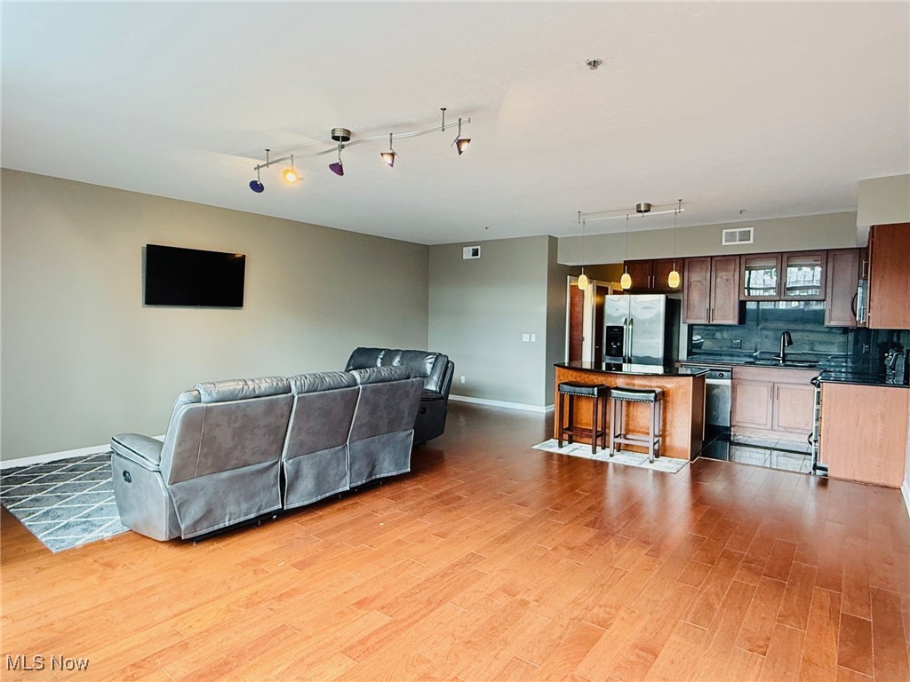 Stonebridge Plaza Condo - Residential