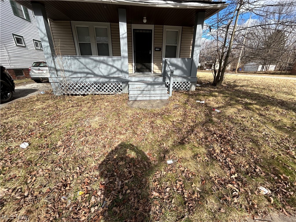 Come see this oversized 4 bedroom 2 full baths single family home. Freshly painted with new carpet and vinyl windows. Don't miss this one schedule your showing with the listing agent today. Rental requirements:Credit score of 600+. 500 - 600 is considered conditional.Less than 3 items in collections, excluding student loan and medical. Monthly income of 2.5 times the amount of the monthly rent.Thorough Eviction Check. $50 Non Refundable App Fee for all Adults who will be occupying the property.Applications can only be completed online.Typical Security Deposit equivalent to one months rent, pending results of background checks. Tenants must have the electric and gas transferred into their name and obtain renters insurance prior to receiving keys to the property.This property accepts housing choice vouchers.