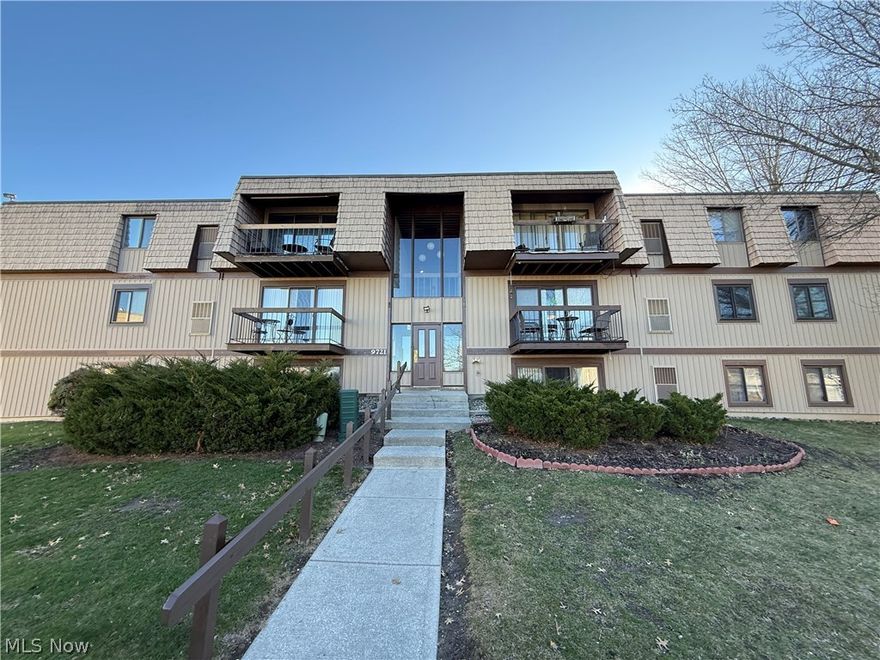 PRICED TO SELL!! Incredible value for this 2 bed 2 Full bath FIRST FLOOR unit with a pond view. Great opportunity for somebody looking to put their own finishing touches on a prime first floor pond view unit. The property is very clean and well maintained, but could use some cosmetic updates like flooring. Priced according with plenty of room to do what you would want to do. The main area and bedrooms were just freshly painted. In unit washer and dryer. don't miss out on this great opportunity.