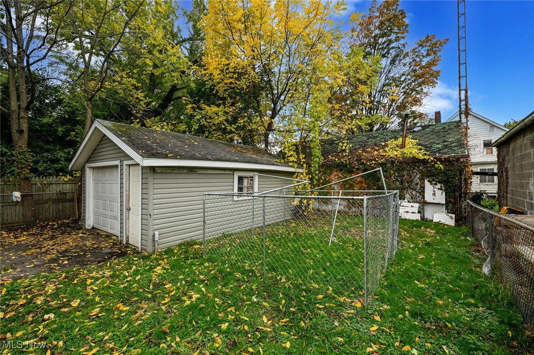 Samuel J Steiners Falls Ave - Residential