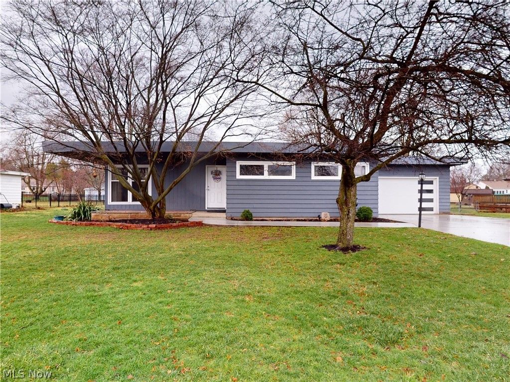 Photo of 162 S Leavitt Road, Amherst, OH 44001 (MLS # 5192793)