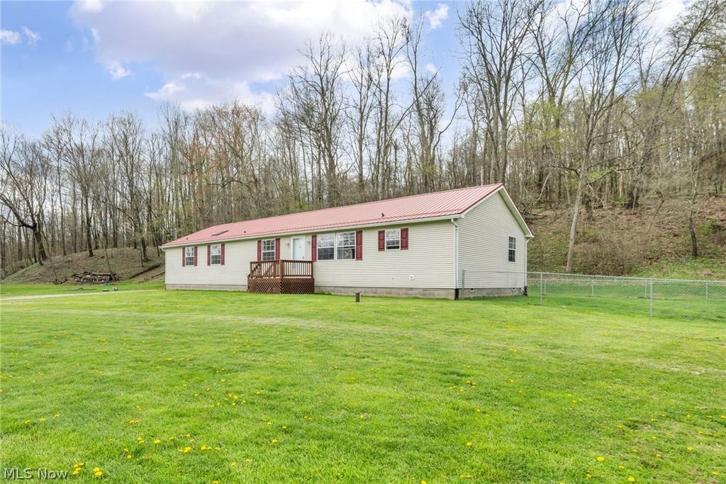 Photo of 5500 Westbrook Street SE, Magnolia, OH 44643 (MLS # 5201022)