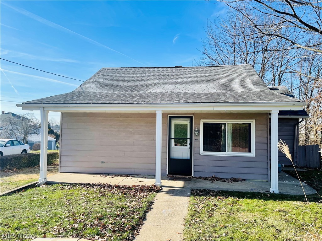 Do not miss your opportunity to call this gem home. this home is located in the heart of Weirton with in walking distance to schools, shopping and dining.