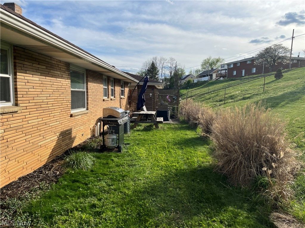 Photo of 339 Garfield Ave, Steubenville, OH 43952 (MLS # 5203824)