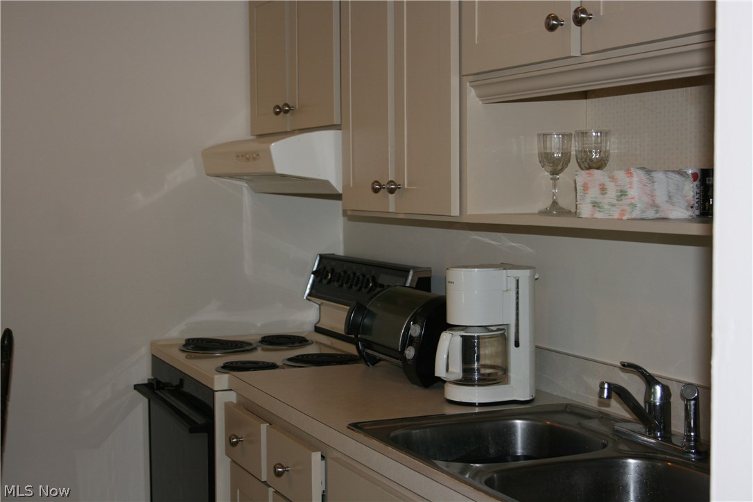 Versailles at Hudson - Residential