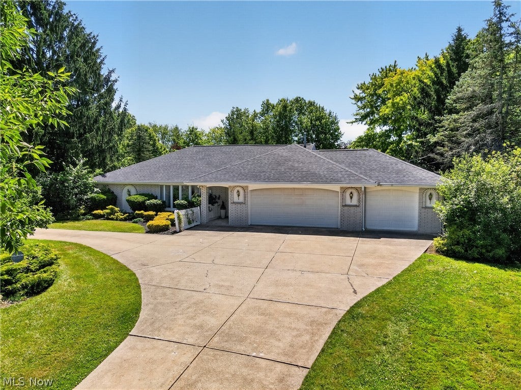 Photo of 13635 Fox Hills Drive, Novelty, OH 44072 (MLS # 5222572)