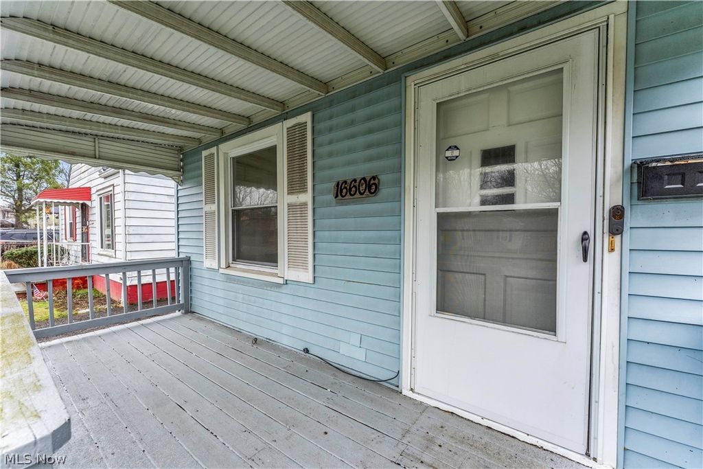 Photo of 16606 Lipton Avenue, Cleveland, OH 44128 (MLS # 5197265)