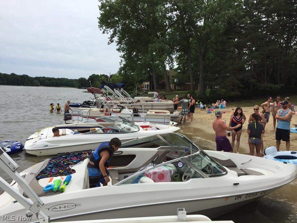 Aurora Shores - Residential