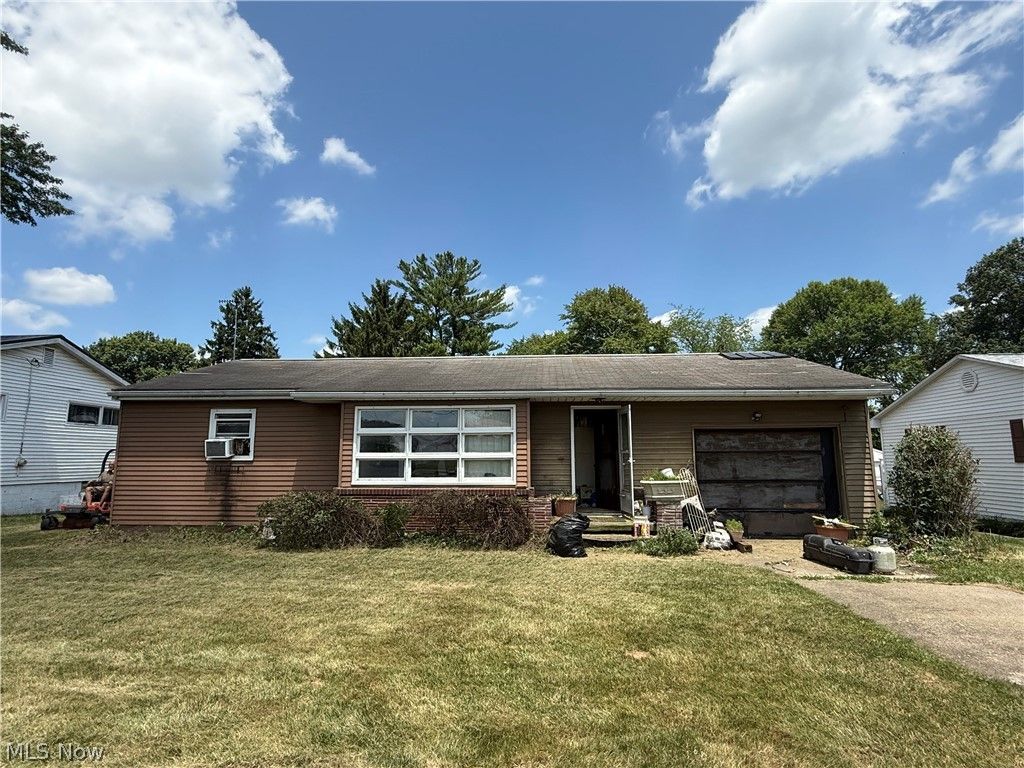 Photo of 1149 Country Club Drive, Zanesville, OH 43701 (MLS # 5226779)