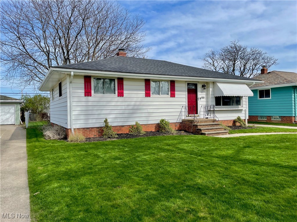 4727 Springwood Drive, Brooklyn, Ohio image 2