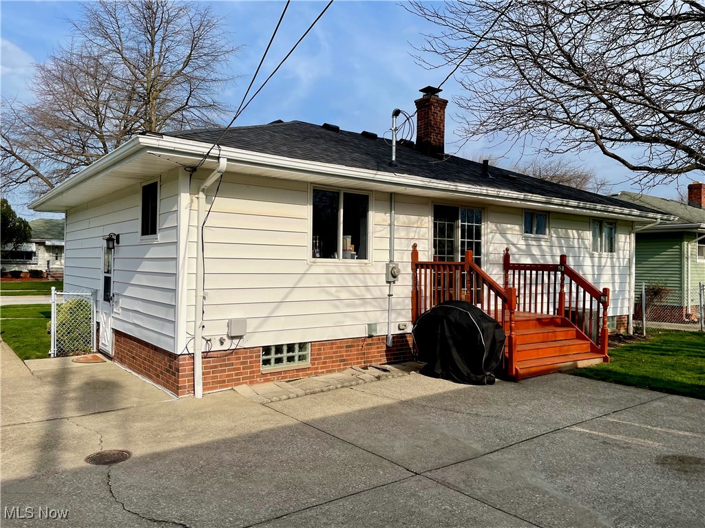 4727 Springwood Drive, Brooklyn, Ohio image 4
