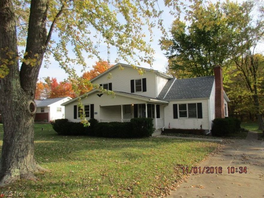 Country living close to town. 3 bedrooms, 2 full baths, open floor plan, 2 car detached garage, deck, porch, central air, almost 1 acre. 2 parcels total, additional parcel 7501233