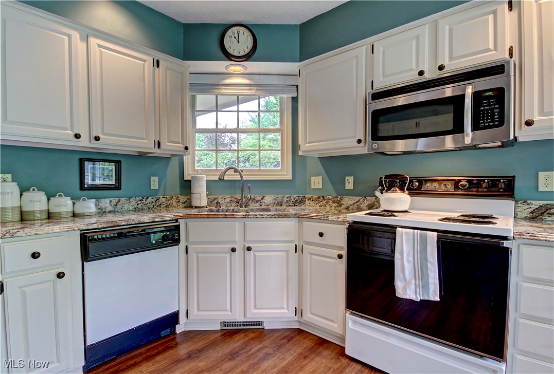 401 Bounty Way, Avon Lake, Ohio image 16