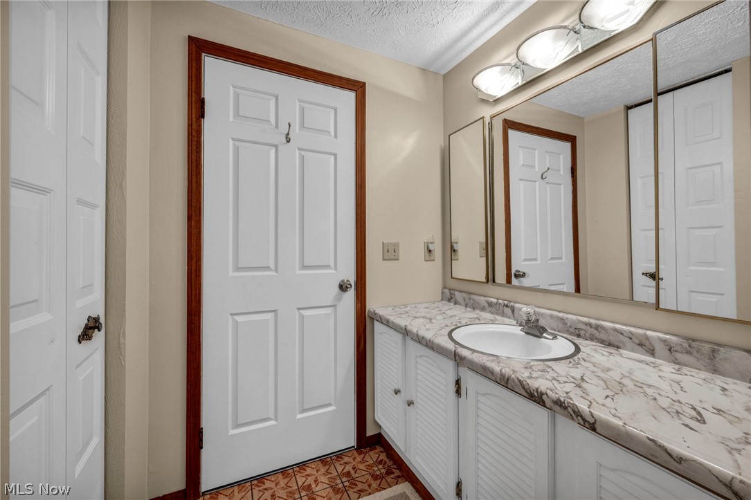 Claridon Woods - Residential