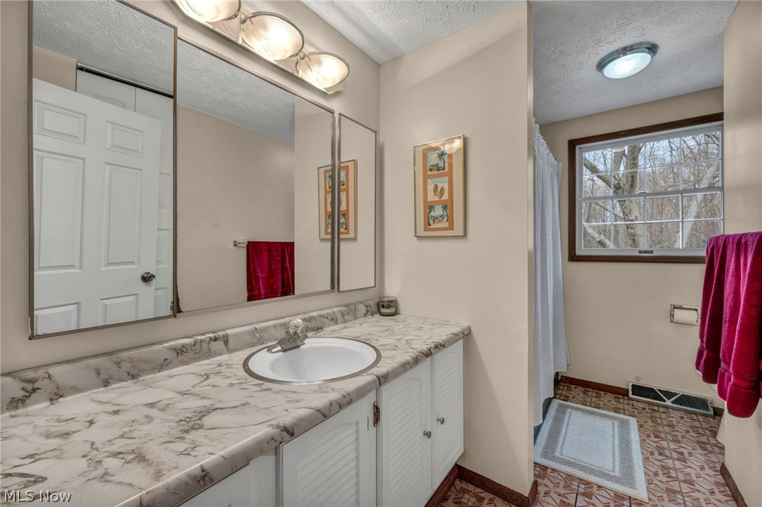 Claridon Woods - Residential