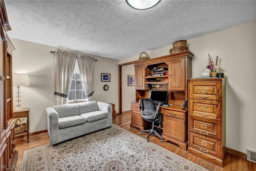 Claridon Woods - Residential