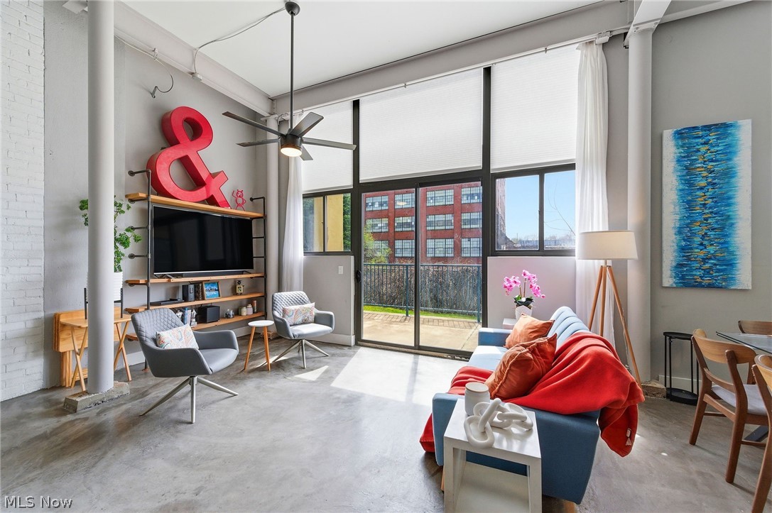 8205 Franklin Boulevard 3