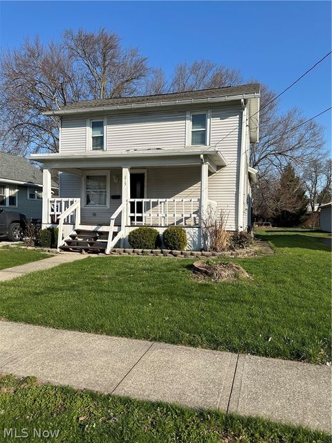 Homes For Sale - 215 Woodlawn Avenue<br/> Ashtabula County, Geneva, OH 44041