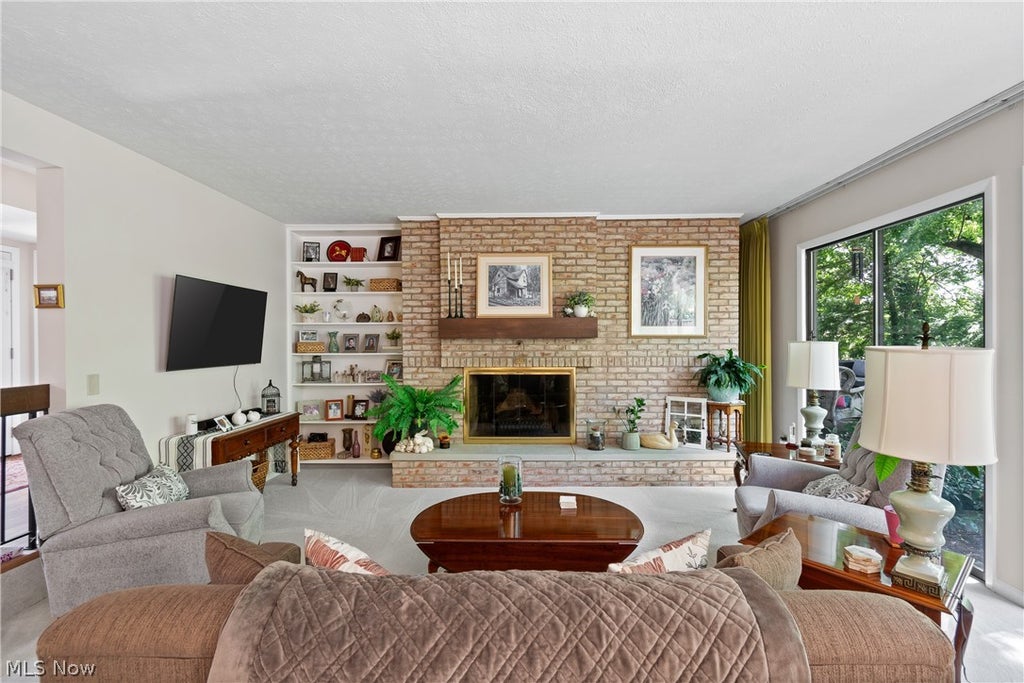Photo of 731 Creekside Drive #38, Aurora, OH 44202 (MLS # 5215232)
