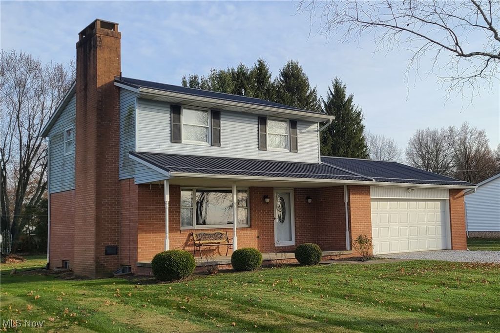 Photo of 620 Scioto Avenue NW, Brewster, OH 44613 (MLS # 5164266)