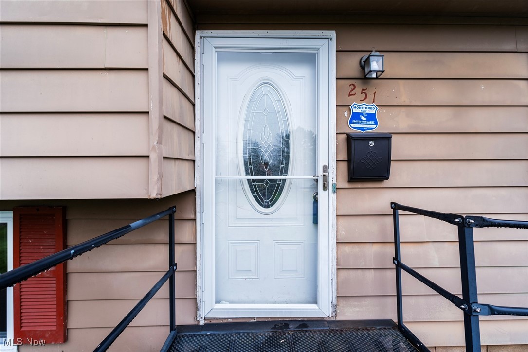 251 Harold Lane, Campbell, Ohio image 4