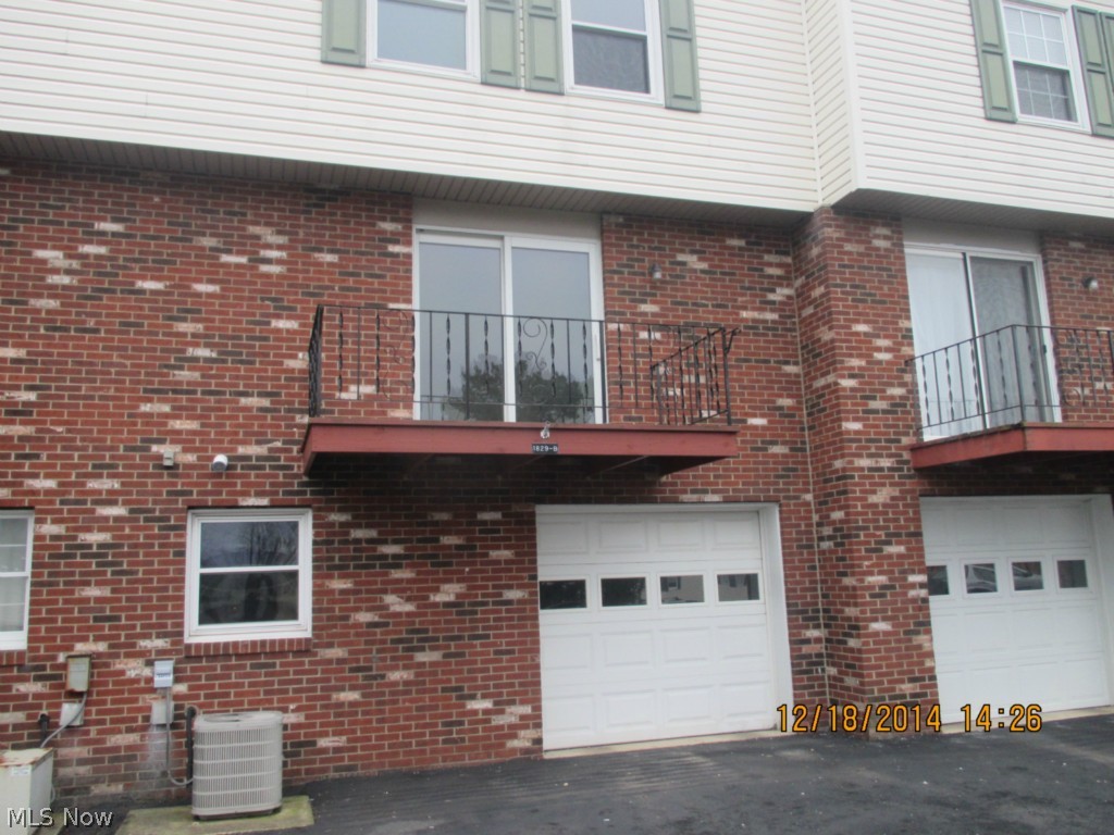 Huntington Park Condo - Residential