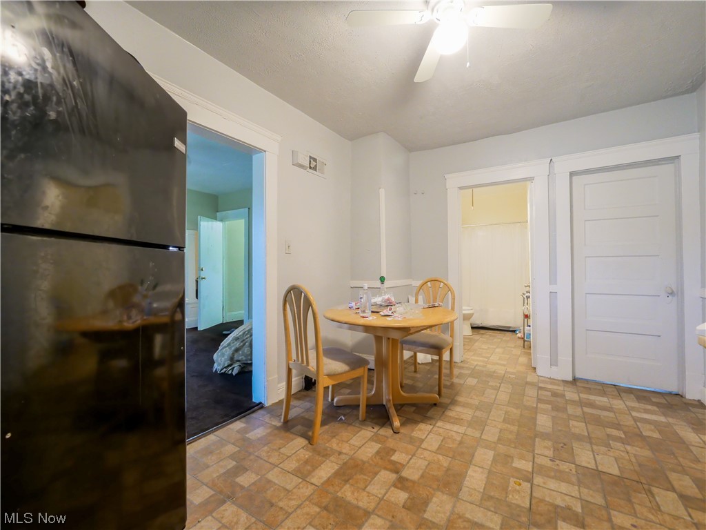 Helper Woodland Hills Park - Residential Income