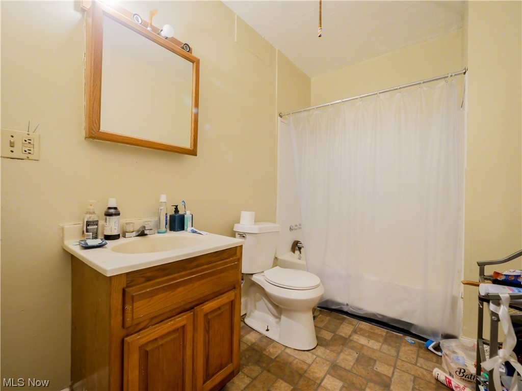 Helper Woodland Hills Park - Residential Income