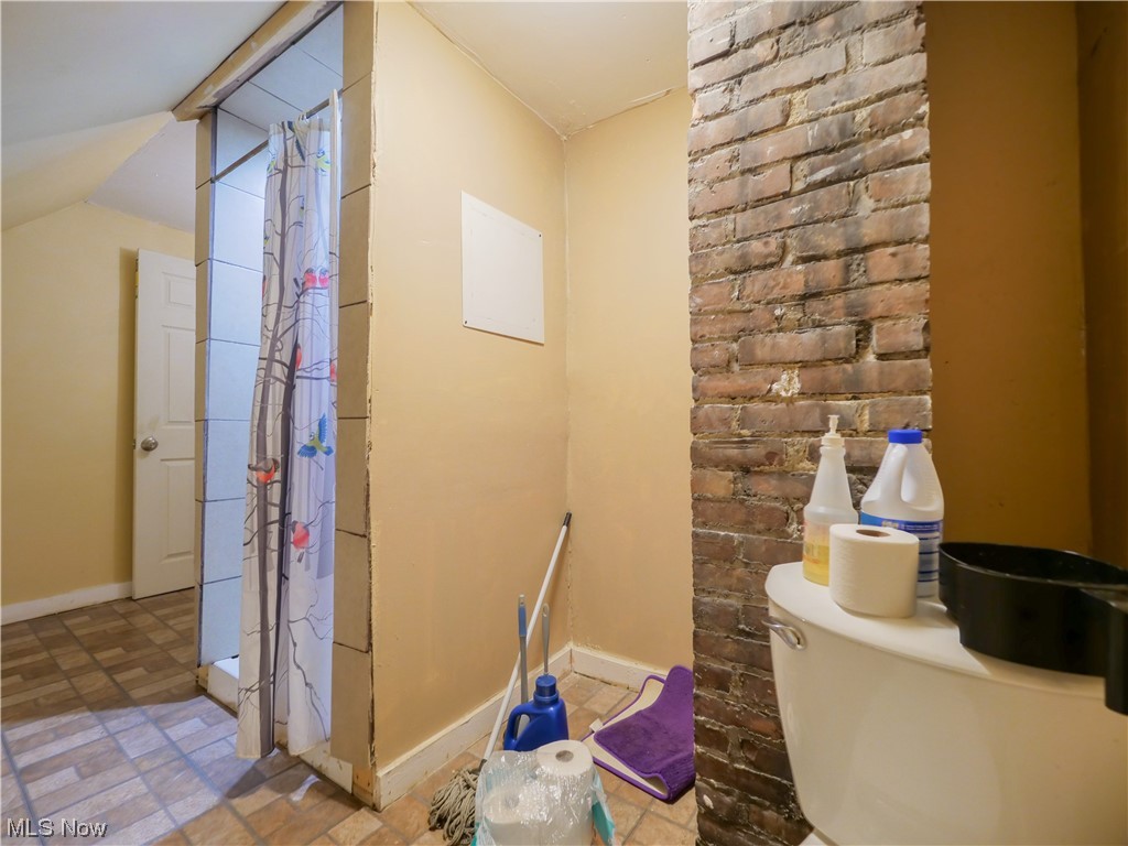 Helper Woodland Hills Park - Residential Income