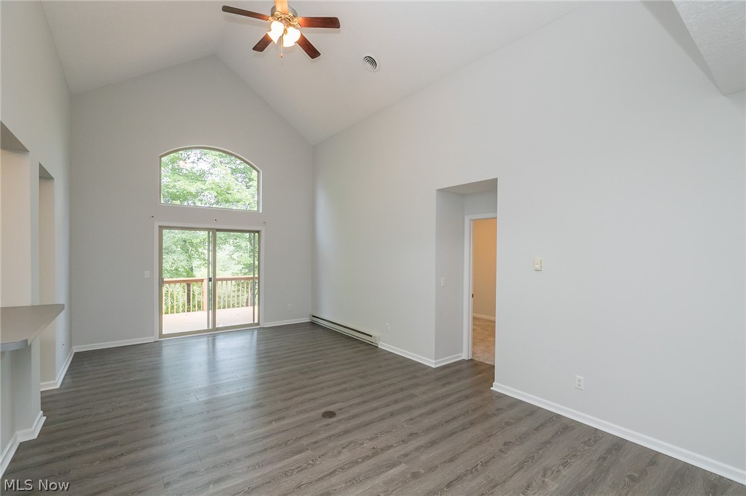 Creekside Of Pleasant Lakes - Residential