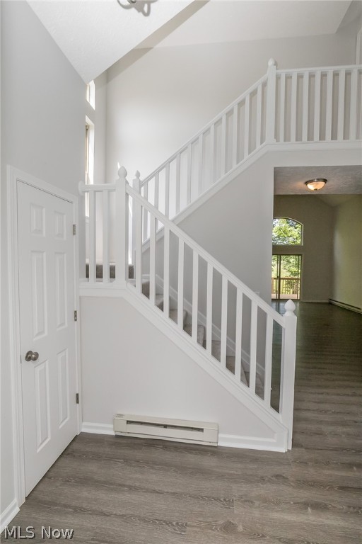 Creekside Of Pleasant Lakes - Residential