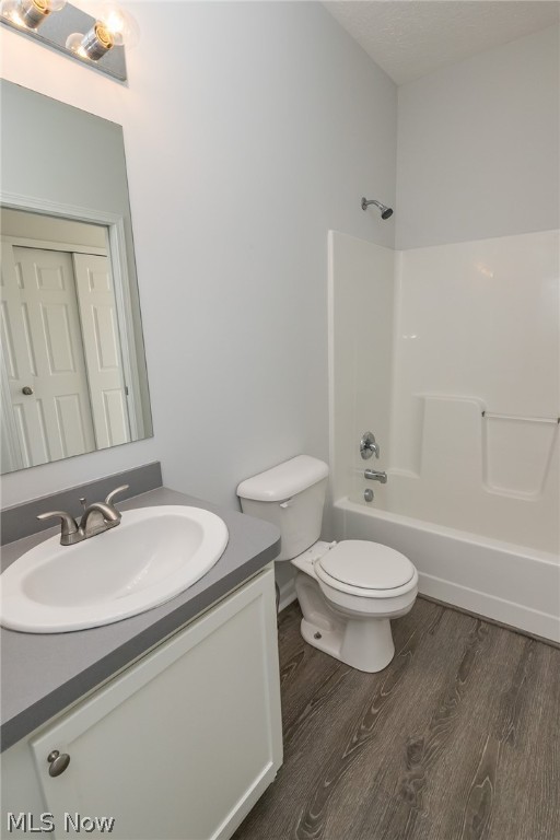 Creekside Of Pleasant Lakes - Residential