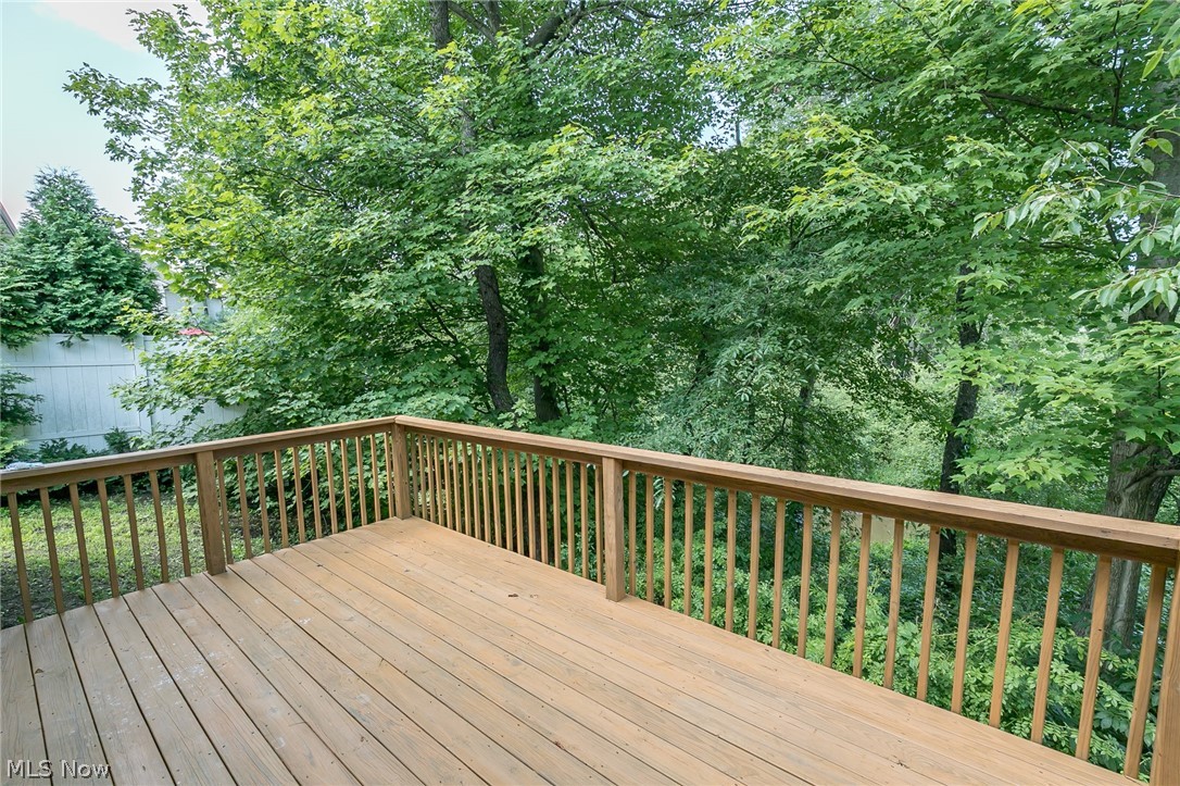 Creekside Of Pleasant Lakes - Residential