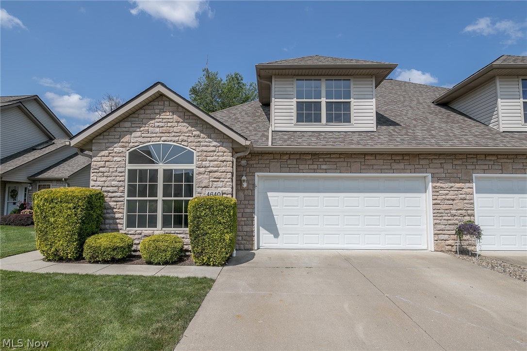 Creekside Of Pleasant Lakes - Residential