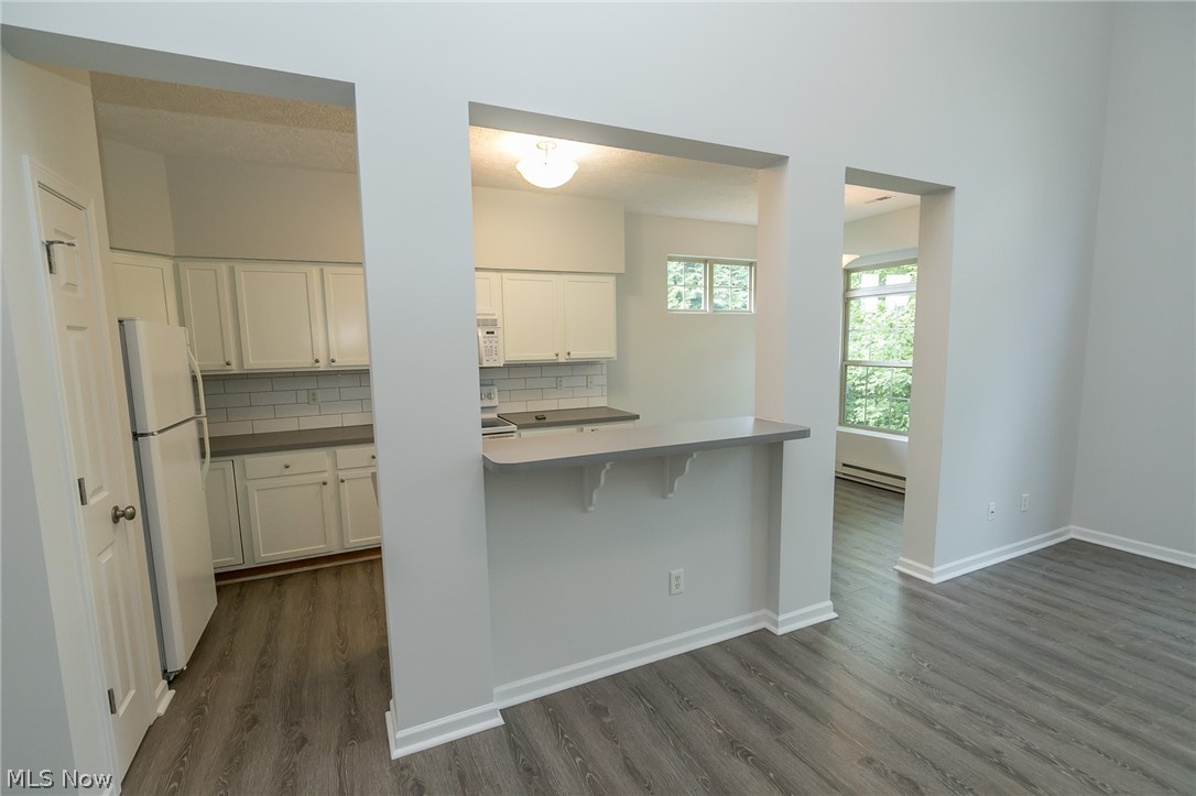 Creekside Of Pleasant Lakes - Residential